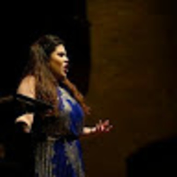 Meet your Posher, Marta - Picture 1 of 1